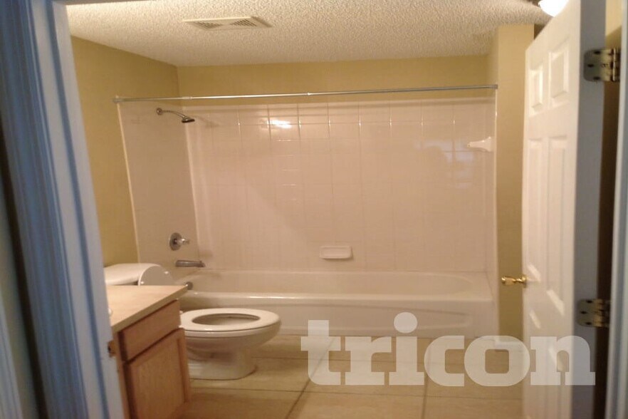 Building Photo - 938 Cherry Point Way