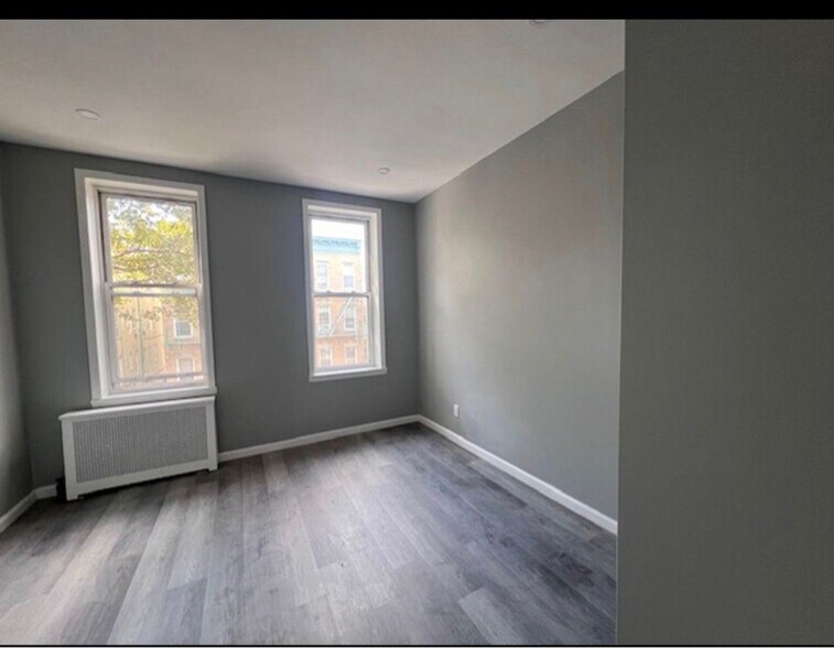 Building Photo - 2448 86th St