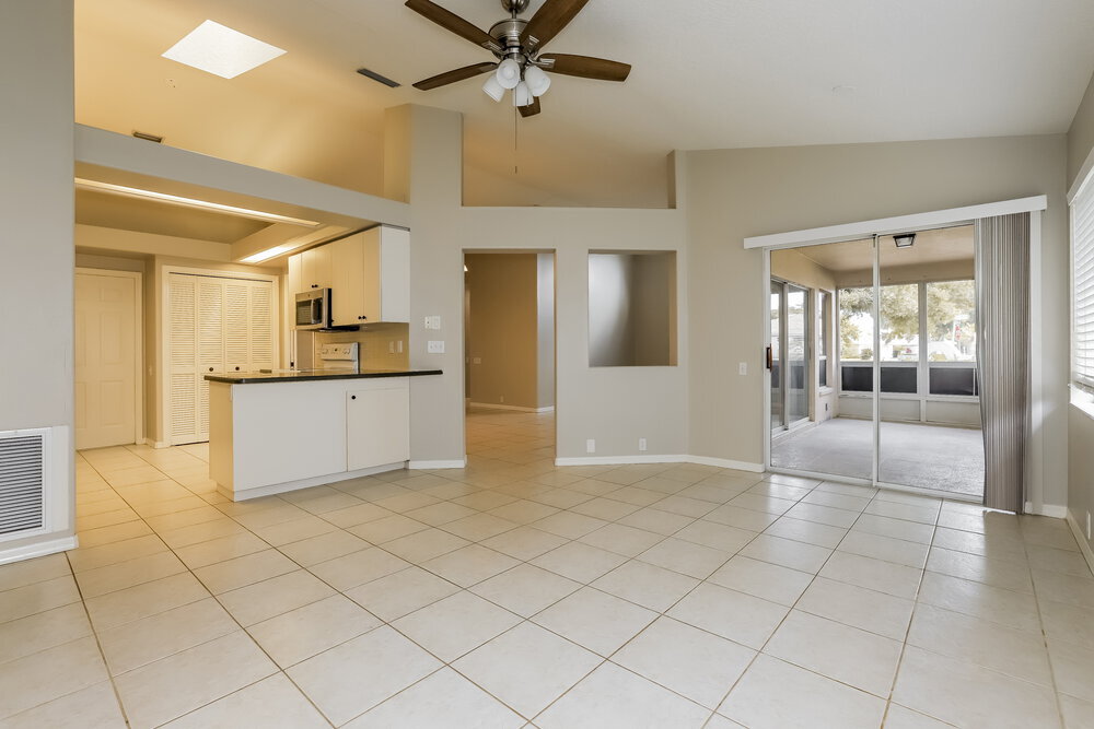 Building Photo - 6615 Oakbrooke Cir