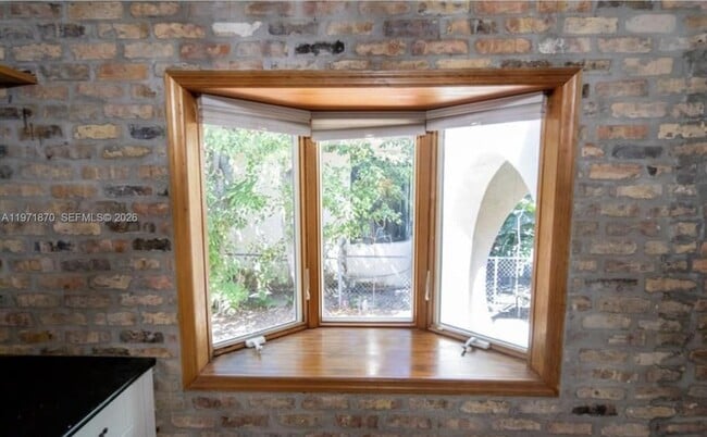 Building Photo - 3050 Alton Rd