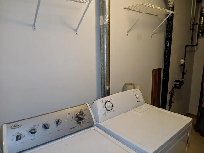 Building Photo - 670 Kingfisher Ln