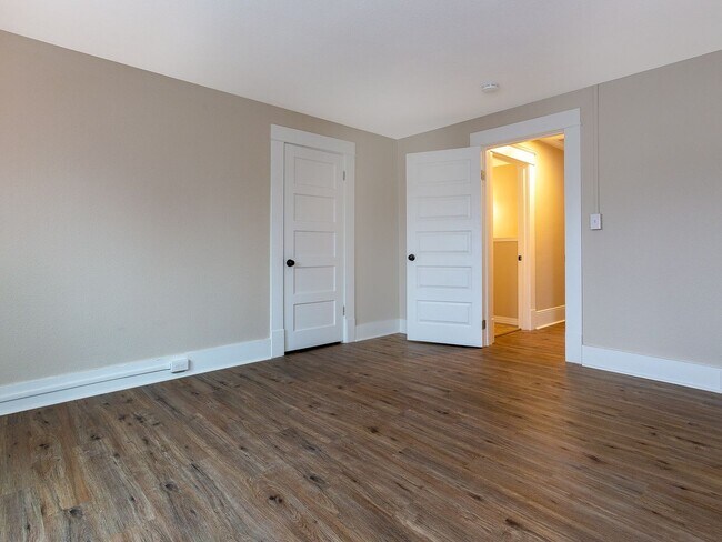 Building Photo - 4215 N Colonial Ave