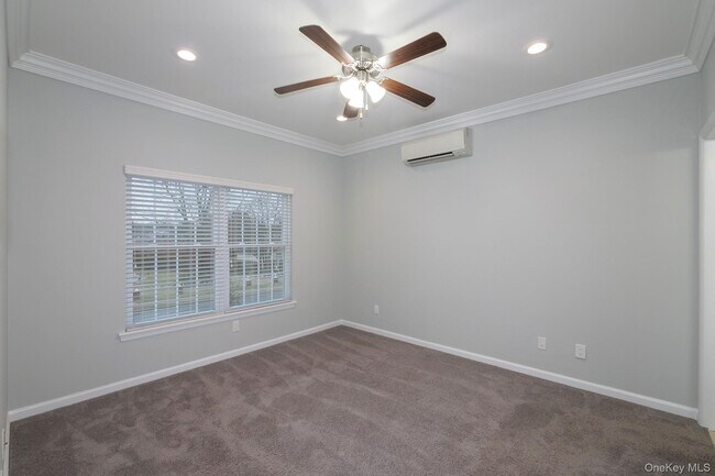 Building Photo - 115 Evergreen St