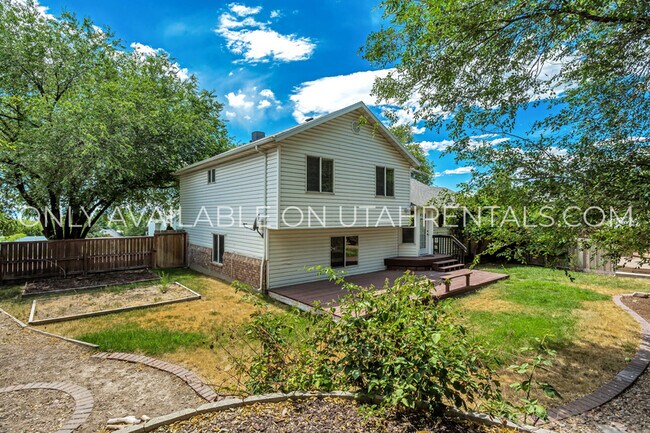 Building Photo - 1437 E Murdock Dr