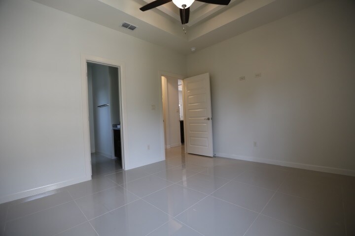 Building Photo - 904 Myrtle Beach Ave