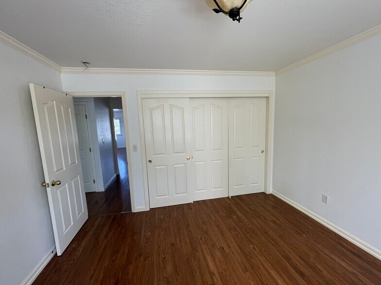 Building Photo - 108 Powell Avenue