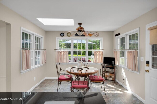 Building Photo - 55 S Lake Dr