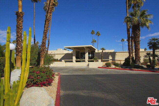 Building Photo - 501 Desert Lakes Cir