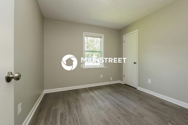 Building Photo - 3 Bedroom Pet-Friendly Home in Jonesboro, GA with Main Street Renewal