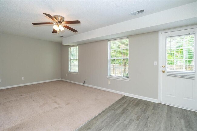 Building Photo - 3272 Peach Ct