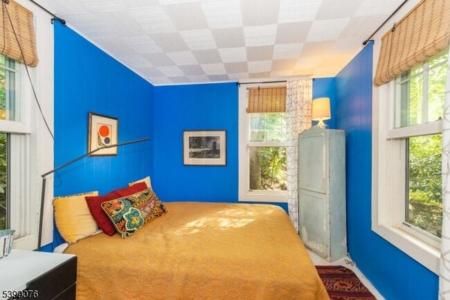 Building Photo - 37 N Rd