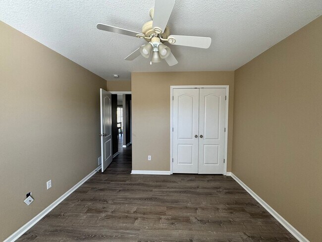 Building Photo - 2603 Oakfield Dr