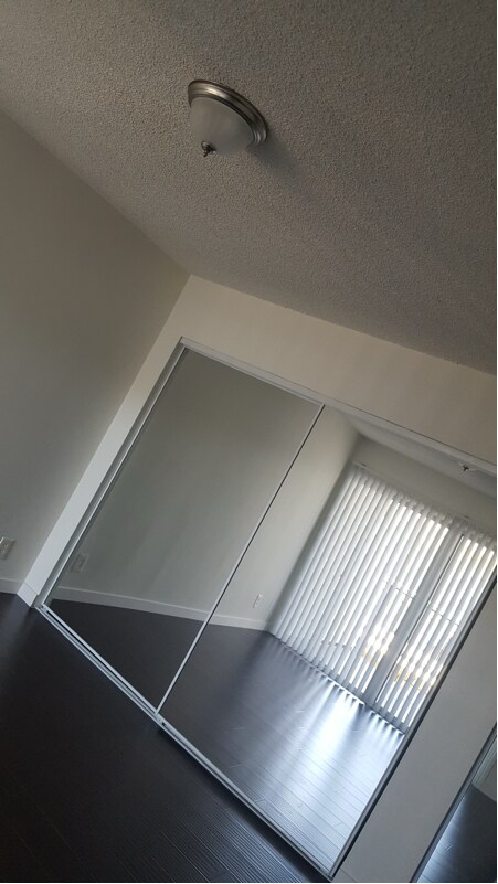 Building Photo - 20880 Ventura Blvd