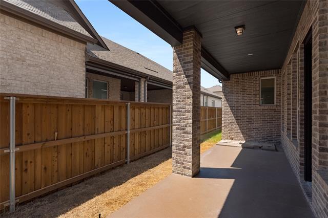Building Photo - 1565 Amesbury Way