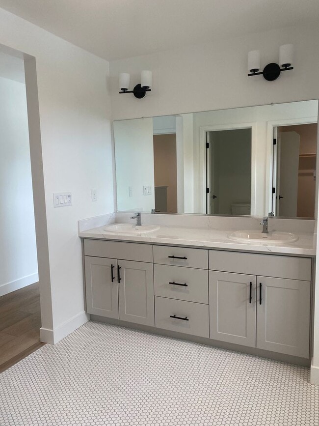 Building Photo - Stunning, Brand new 3BD/2.5BA home in Righetti Ranch