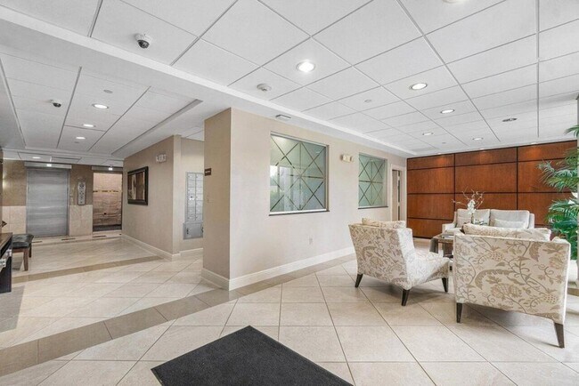 Building Photo - 4200 N Ocean Dr