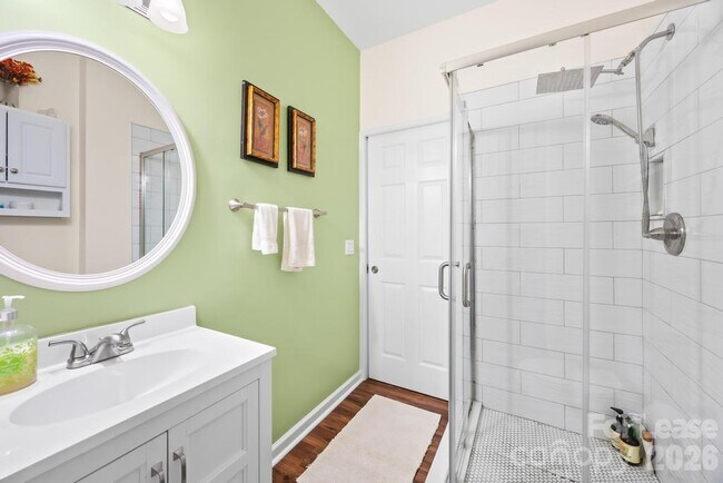 Building Photo - 124 Shorecrest Dr