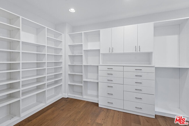 Building Photo - 1510 S Carmelina Ave