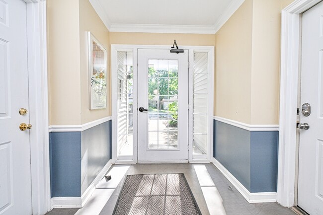 Building Photo - 3021 Stratford Ct