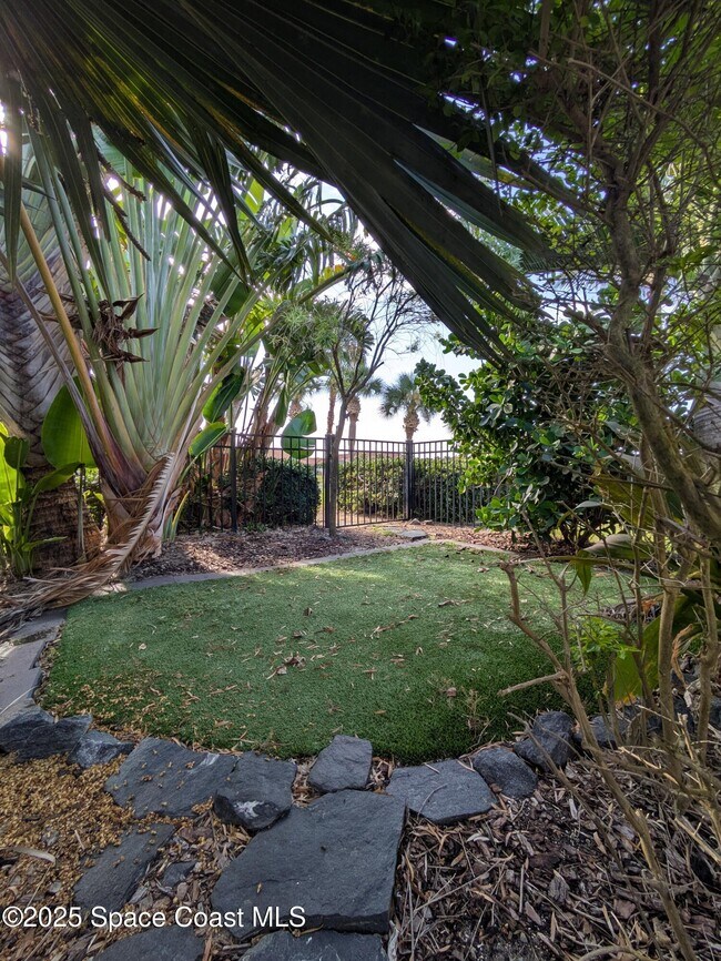 Building Photo - 725 Ventura Dr