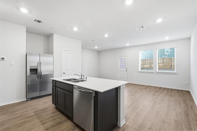 Building Photo - 215 Arbor Dr