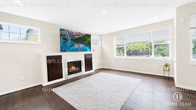 Building Photo - "Spacious 4-Bedroom Auburn Retreat with Scenic Views, Gleaming Hardwood Floors, and 3.5 Baths!"