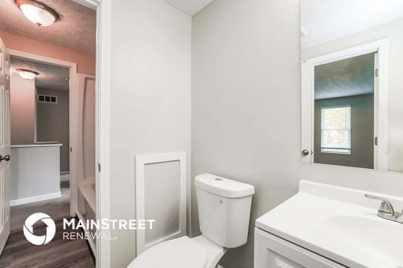 Building Photo - 696 Maclam Dr