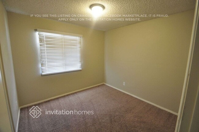 Building Photo - 2219 W Cholla St