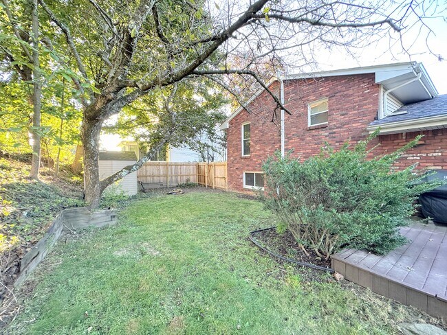 Building Photo - 238 Mohican Ave