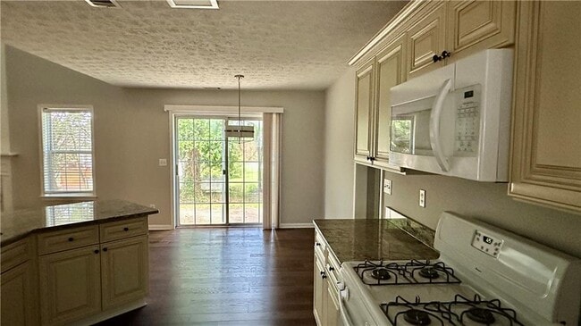 Building Photo - 1830 Westwind Dr