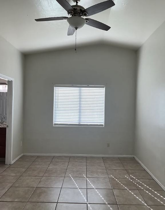 Building Photo - 1330 E Lark Way