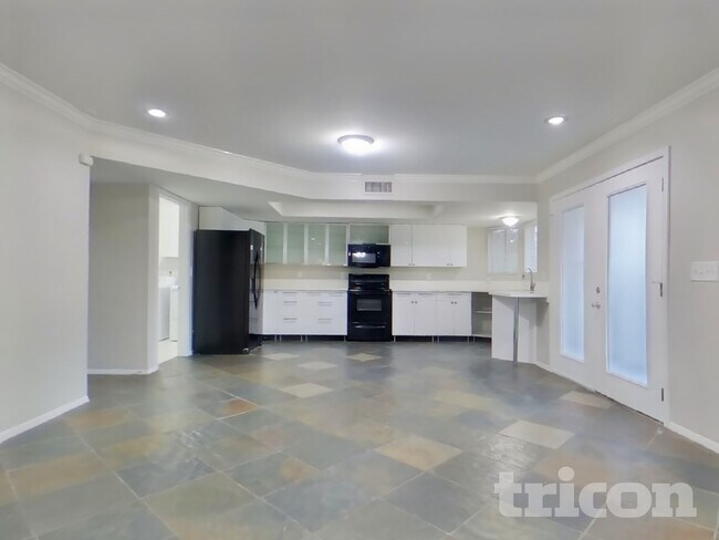 Building Photo - 1726 N Summer Cir