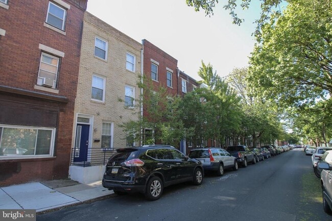 Building Photo - 703 S 17th St