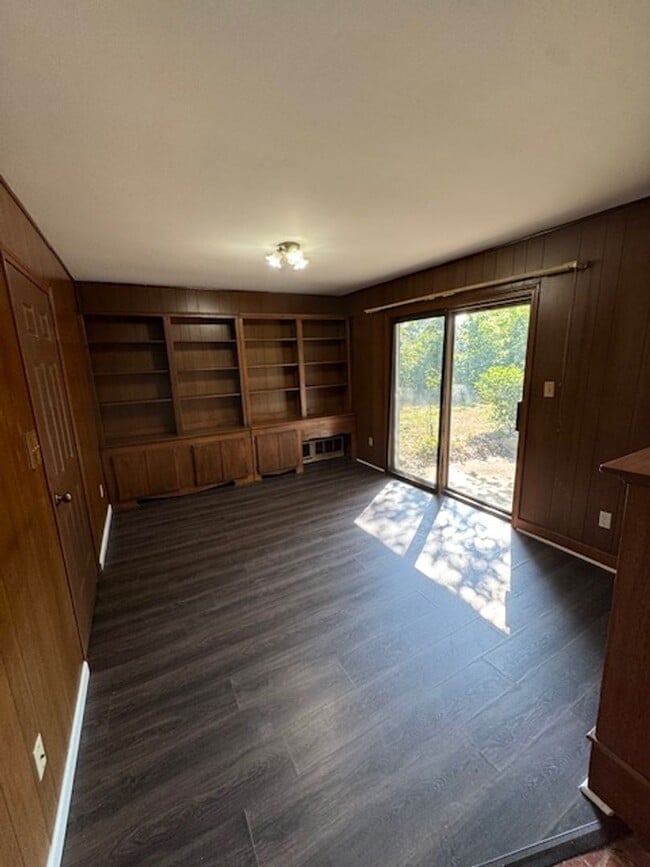 Building Photo - 8314 Sunny Ln