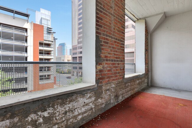 Building Photo - 221 N Front St