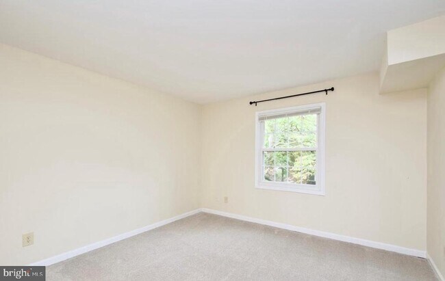 Building Photo - 5911 Prince James Dr