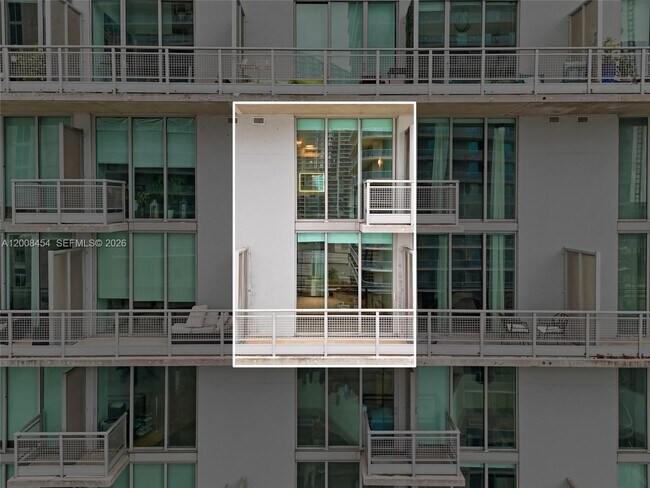 Building Photo - 690 SW 1st Ct