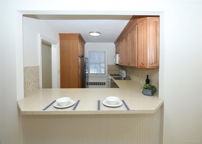 Building Photo - 590 Bedford Rd