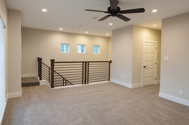 Building Photo - 16627 Oasis Mdw Ln
