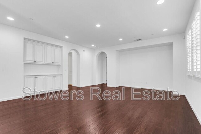 Building Photo - 3223 Carpenter Way