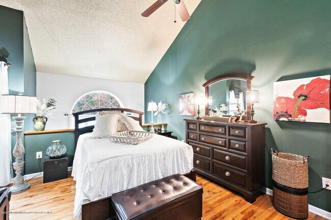 Building Photo - 49 Richmond Ct