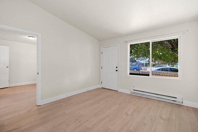 Building Photo - 417 22nd St SE