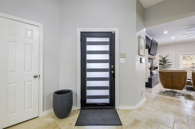 Building Photo - 3719 Danbury Dr