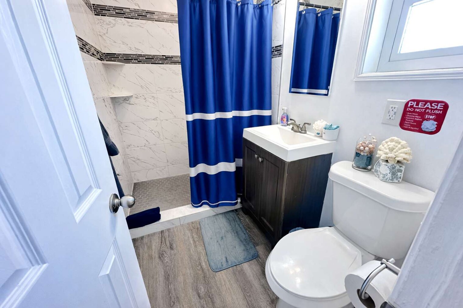 Building Photo - 324 Van Buren St