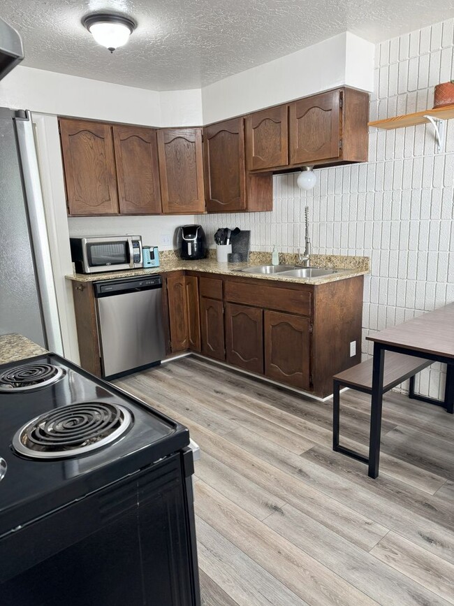 Primary Photo - Charming 3-Bedroom Home with Modern Update...