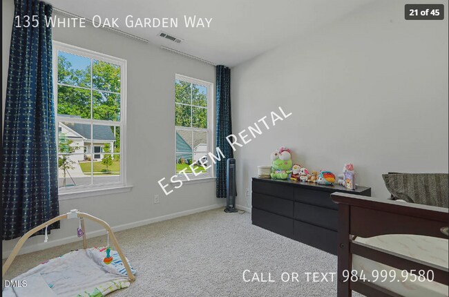 Building Photo - 135 White Oak Gdn Wy