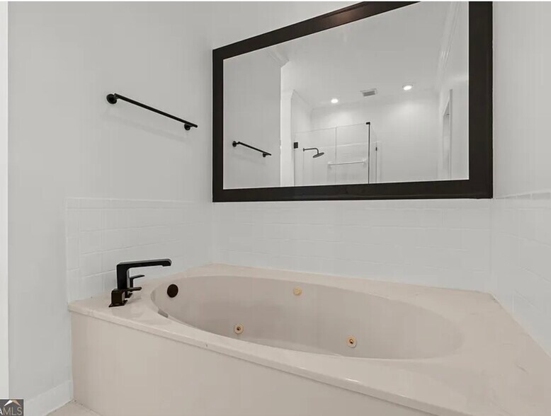 Building Photo - 7064 Brigade Ct