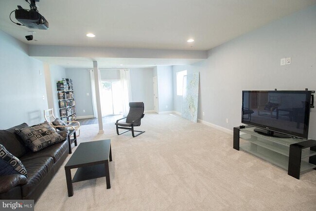 Building Photo - 24676 Broad Creek Dr