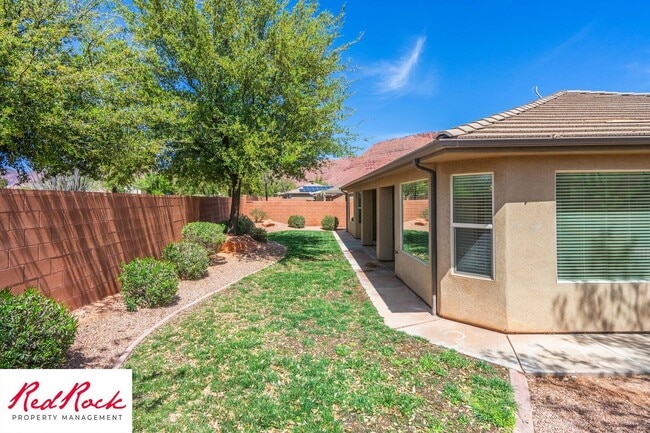 Building Photo - 4 Bedroom in Amber Estates - Newer LVP Flooring throughout home!