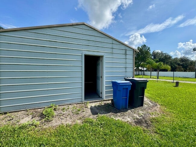 Building Photo - Adorable 2-Bedroom Home for Rent in Plant ...